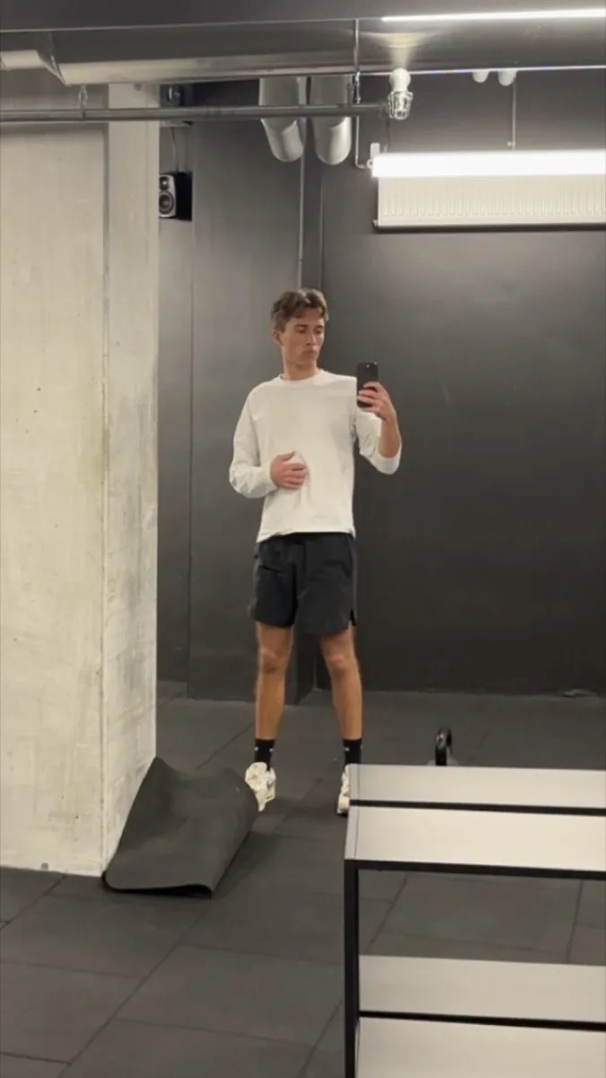 Jonathan i træningscenteret